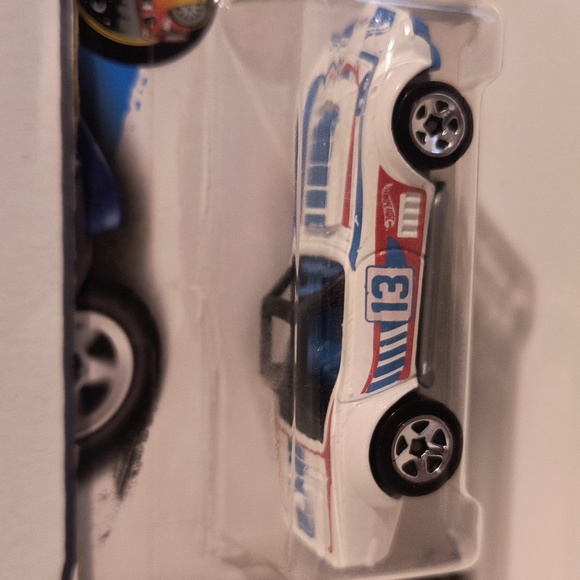 B21 hot wheels 69 corvette racer with shipping protector - Picture 2 of 3